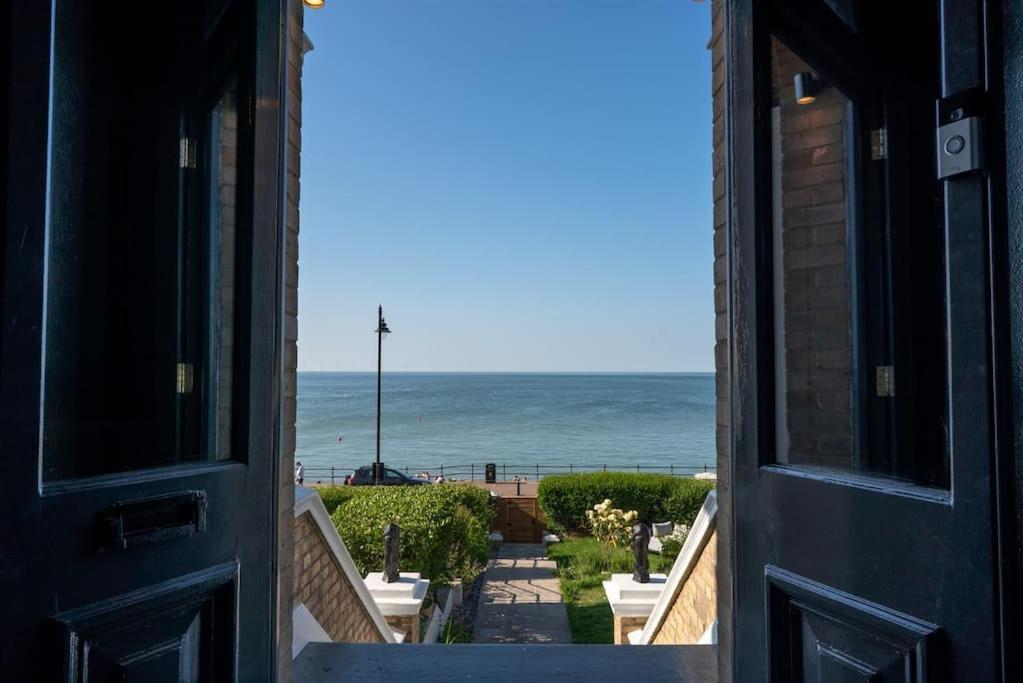 Beachfront Luxury Home With Spectacular Sea Views Herne Bay Kültér fotó
